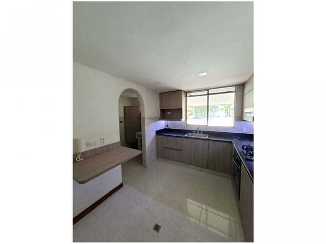 Casa de 4 alcobas en venta en Montessori, Envigado, 235 m² · foto 10 de 24