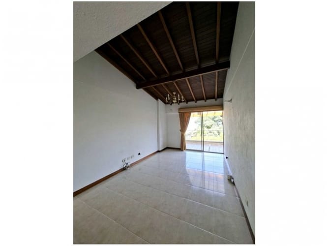 Casa de 4 alcobas en venta en Montessori, Envigado, 235 m² · foto 14 de 24