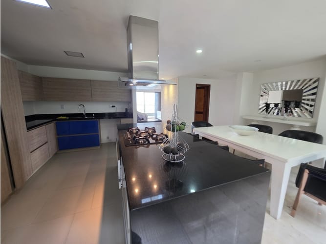 Apartamento de 3 alcobas en venta en Las Lomas, Medellín, 227 m² · foto 6 de 6
