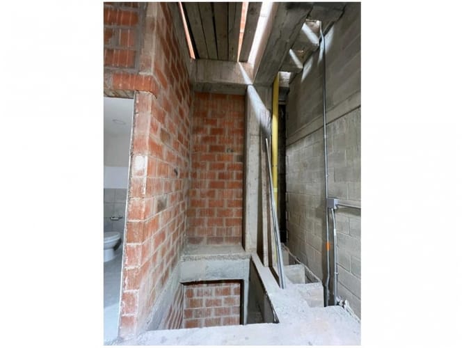 Bodega en venta en Trinidad, Medellín, 672 m² · foto 8 de 12