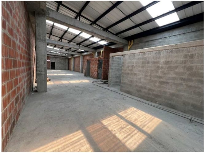 Bodega en venta en Trinidad, Medellín, 672 m² · foto 11 de 12