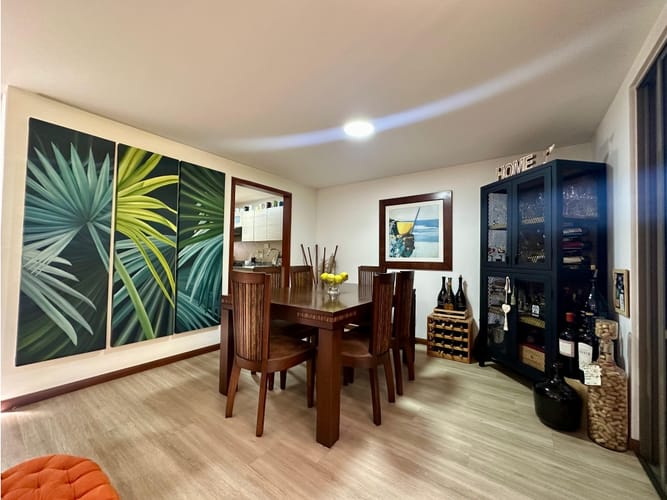 Casa de 3 alcobas en venta en Loma Benedictinos, Envigado, 174 m² · foto 2 de 15