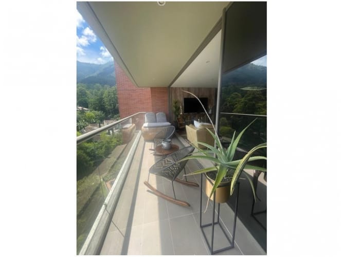 Apartamento de 2 alcobas en venta en El Tesoro, Medellín, 109 m² · foto 3 de 19