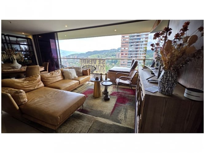 Apartamento de 2 alcobas en venta en El Tesoro, Medellín, 109 m² · foto 4 de 19