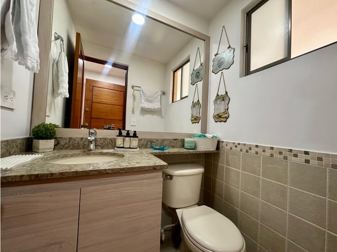 Casa de 3 alcobas en venta en Loma Benedictinos, Envigado, 174 m² · foto 6 de 15