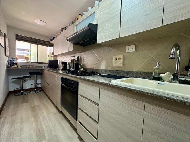 Casa de 3 alcobas en venta en Loma Benedictinos, Envigado, 174 m² · foto 8 de 15