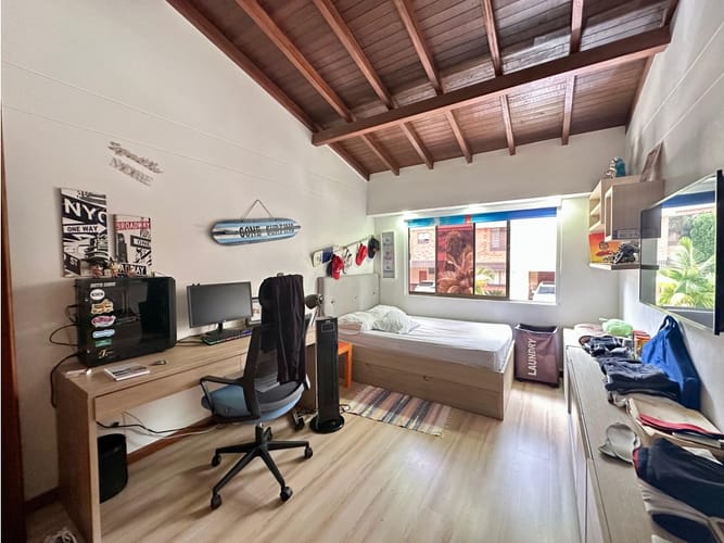 Casa de 3 alcobas en venta en Loma Benedictinos, Envigado, 174 m² · foto 10 de 15