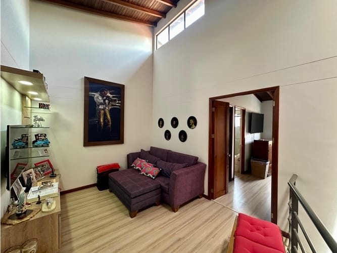 Casa de 3 alcobas en venta en Loma Benedictinos, Envigado, 174 m² · foto 11 de 15