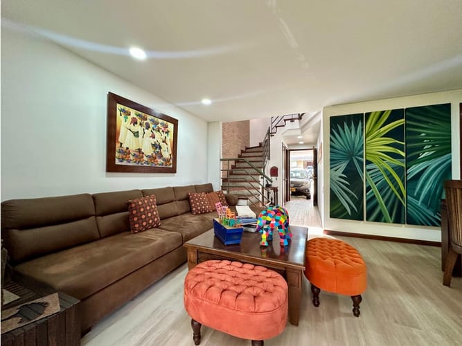 Casa de 3 alcobas en venta en Loma Benedictinos, Envigado, 174 m² · foto 14 de 15