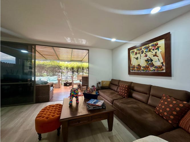 Casa de 3 alcobas en venta en Loma Benedictinos, Envigado, 174 m² · foto 15 de 15