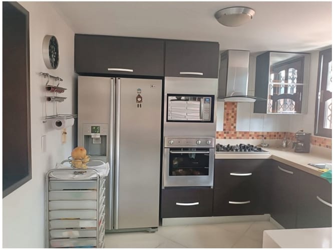 Casa de 4 alcobas en venta en El Rodeo, Medellín, 220 m² · foto 3 de 22