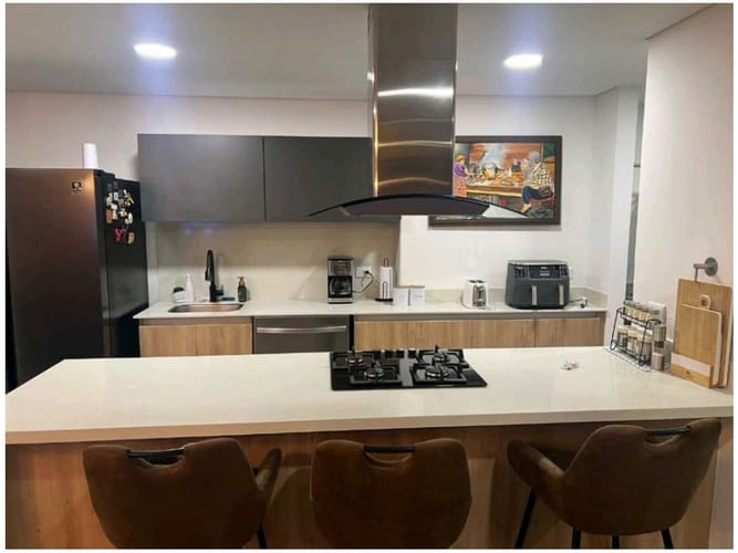 Apartamento de 3 alcobas en venta en Villa Carlota, Medellín, 105 m² · foto 2 de 14