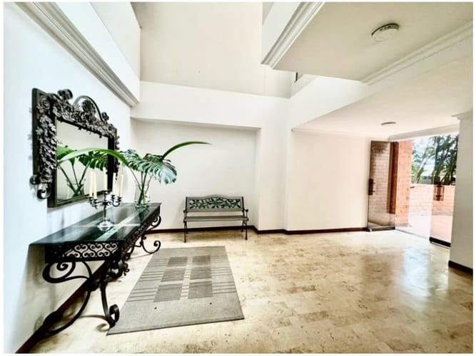 Apartamento de 3 alcobas en venta en Los Balsos, Medellín, 232 m² · foto 7 de 24