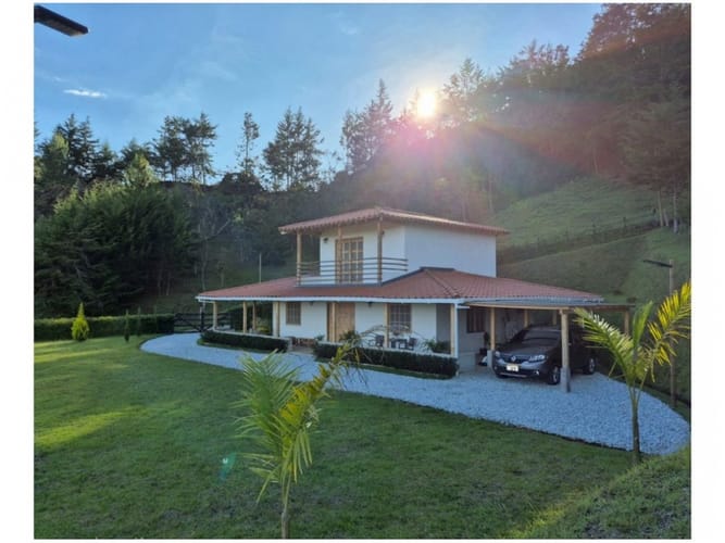 Finca en venta en Compa�Ia Abajo, Medellín, 5200 m² · foto 3 de 18