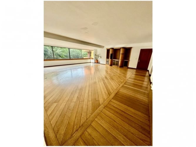 Apartamento de 3 alcobas en venta en Los Balsos, Medellín, 232 m² · foto 13 de 24