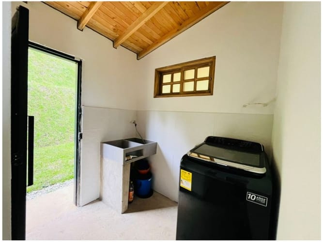 Finca en venta en Compa�Ia Abajo, Medellín, 5200 m² · foto 14 de 18