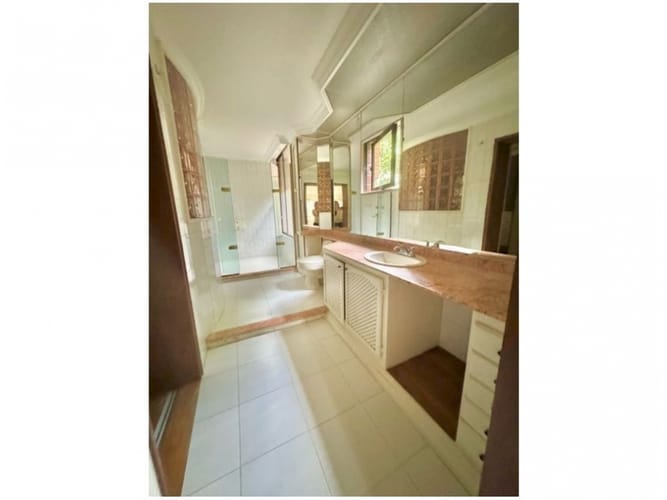 Apartamento de 3 alcobas en venta en Los Balsos, Medellín, 232 m² · foto 20 de 24