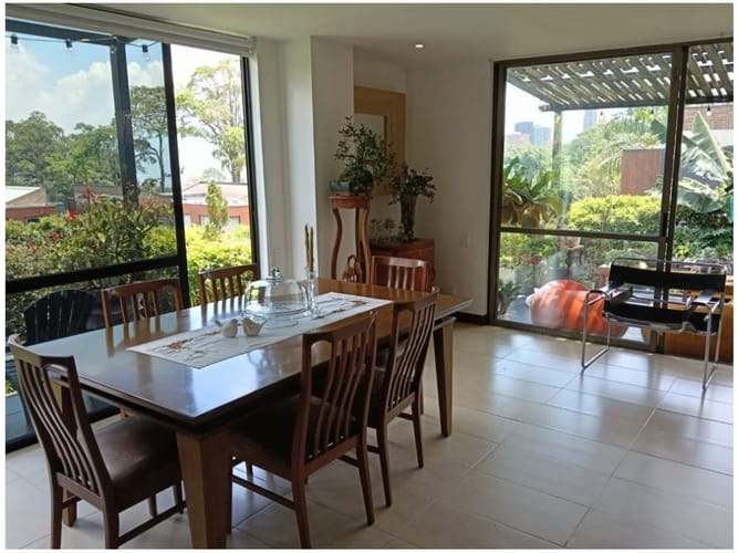 Casa de 3 alcobas en venta en El Esmeraldal, Envigado, 208 m² · foto 5 de 24