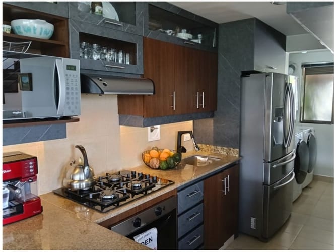 Casa de 3 alcobas en venta en El Esmeraldal, Envigado, 208 m² · foto 6 de 24