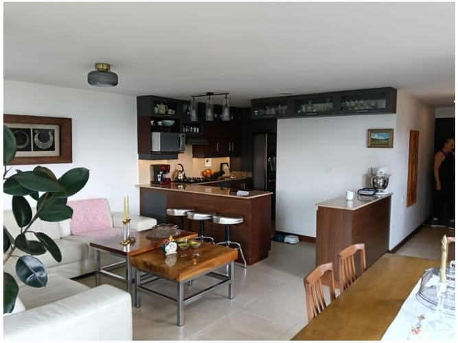 Casa de 3 alcobas en venta en El Esmeraldal, Envigado, 208 m² · foto 8 de 24