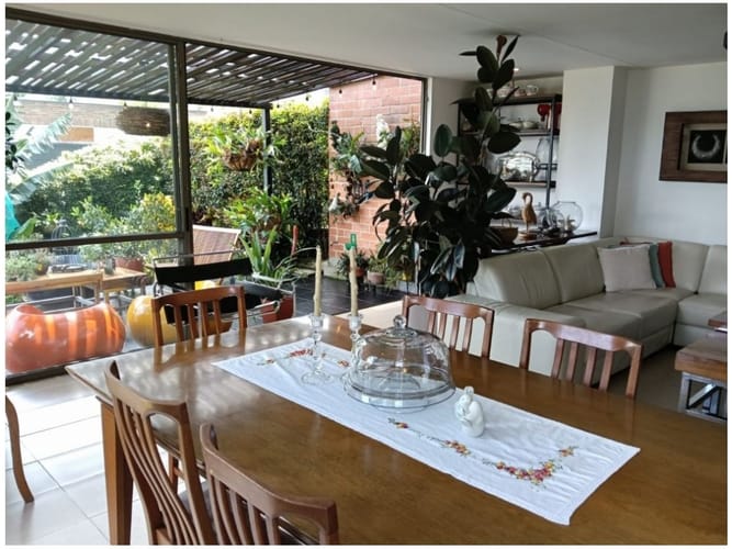 Casa de 3 alcobas en venta en El Esmeraldal, Envigado, 208 m² · foto 10 de 24