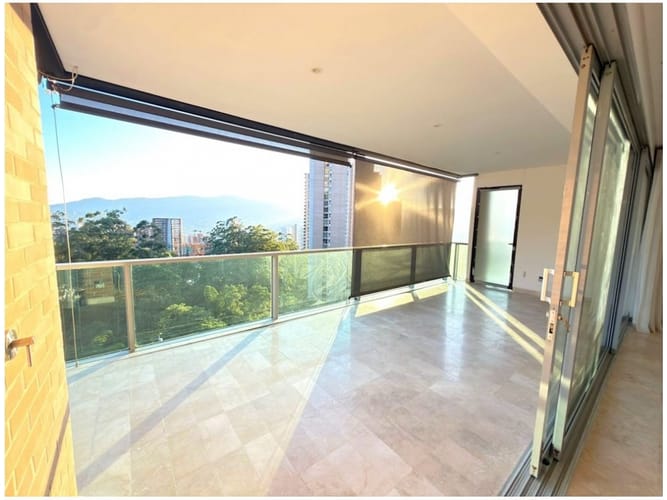 Apartamento de 3 alcobas en venta en El Poblado, Medellín, 245 m² · foto 1 de 20