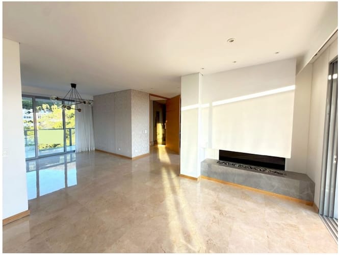 Apartamento de 3 alcobas en venta en El Poblado, Medellín, 245 m² · foto 2 de 20