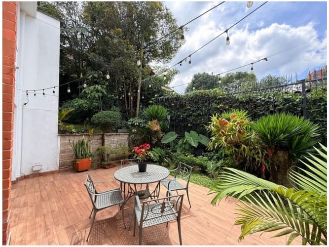 Casa de 3 alcobas en venta en San Lucas, Medellín, 193 m² · foto 3 de 24