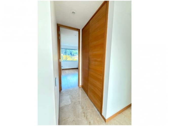 Apartamento de 3 alcobas en venta en El Poblado, Medellín, 245 m² · foto 8 de 20