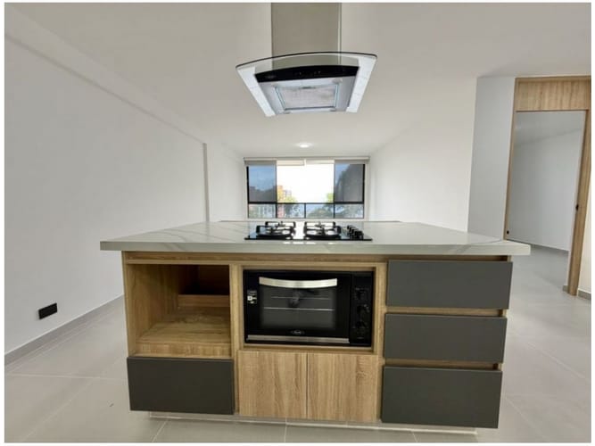 Apartamento de 3 alcobas en venta en Altos Del Poblado, Medellín, 85 m² · foto 4 de 12