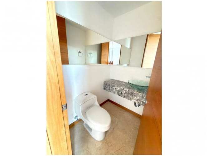 Apartamento de 3 alcobas en venta en El Poblado, Medellín, 245 m² · foto 9 de 20