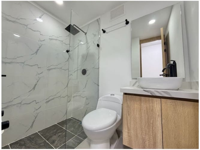 Apartamento de 3 alcobas en venta en Altos Del Poblado, Medellín, 85 m² · foto 8 de 12