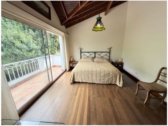 Casa de 3 alcobas en venta en San Lucas, Medellín, 193 m² · foto 11 de 24