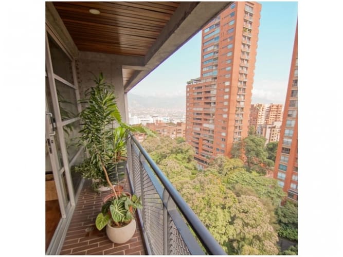 Apartaestudio en venta en El Poblado, Medellín, 114 m² · foto 3 de 24