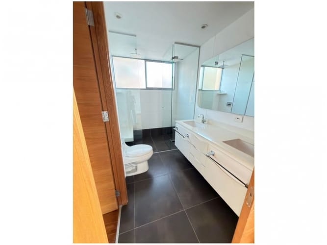 Apartamento de 3 alcobas en venta en El Poblado, Medellín, 245 m² · foto 15 de 20