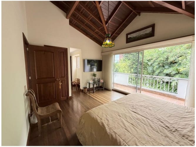 Casa de 3 alcobas en venta en San Lucas, Medellín, 193 m² · foto 13 de 24