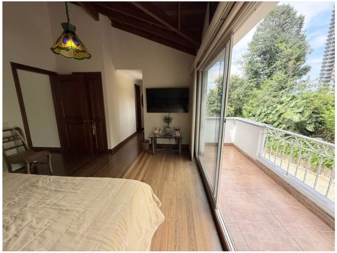 Casa de 3 alcobas en venta en San Lucas, Medellín, 193 m² · foto 14 de 24