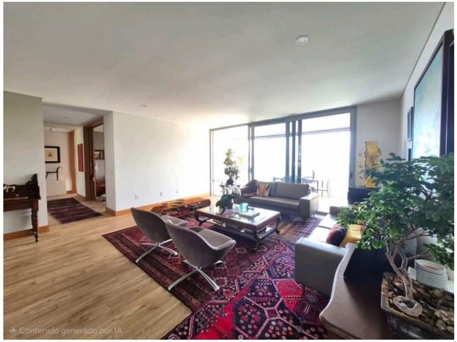 Apartamento de 4 alcobas en venta en Los Naranjos, Medellín, 217 m² · foto 2 de 24