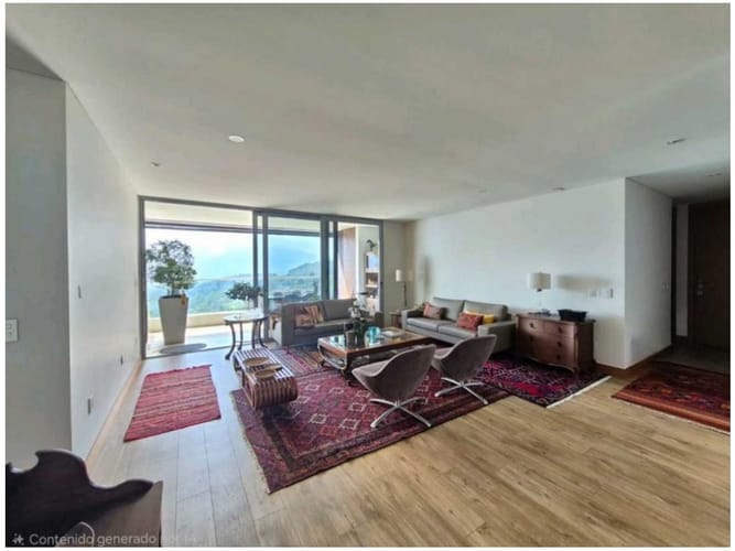 Apartamento de 4 alcobas en venta en Los Naranjos, Medellín, 217 m² · foto 3 de 24