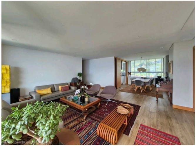 Apartamento de 4 alcobas en venta en Los Naranjos, Medellín, 217 m² · foto 8 de 24