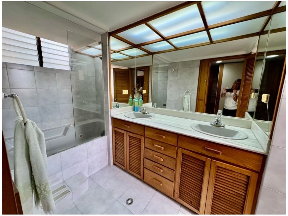 Apartamento en venta en El Poblado, Medellín · foto 17 de 24