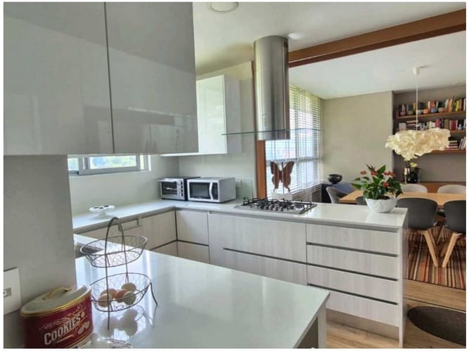 Apartamento de 4 alcobas en venta en Los Naranjos, Medellín, 217 m² · foto 12 de 24