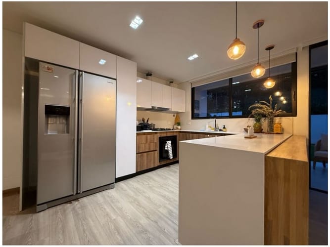 Casa de 3 alcobas en venta en Urbanización Las Cumbres, Envigado, 167 m² · foto 2 de 11