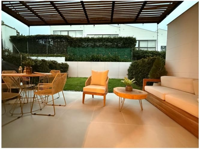 Casa de 3 alcobas en venta en Urbanización Las Cumbres, Envigado, 167 m² · foto 3 de 11