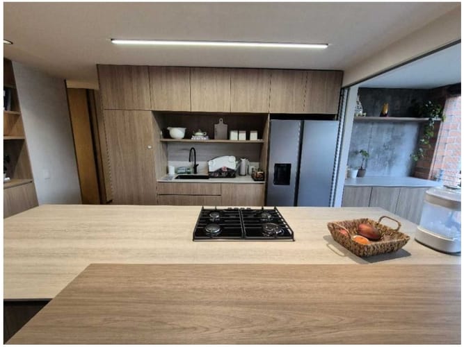 Apartamento de 3 alcobas en venta en Las Lomas, Medellín, 168 m² · foto 3 de 24