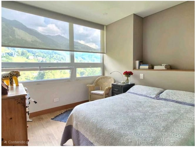 Apartamento de 4 alcobas en venta en Los Naranjos, Medellín, 217 m² · foto 20 de 24