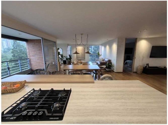Apartamento de 3 alcobas en venta en Las Lomas, Medellín, 168 m² · foto 4 de 24