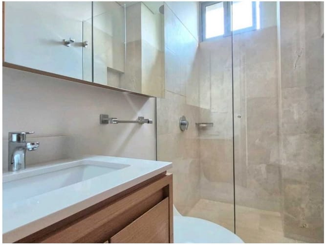 Apartamento de 4 alcobas en venta en Los Naranjos, Medellín, 217 m² · foto 22 de 24
