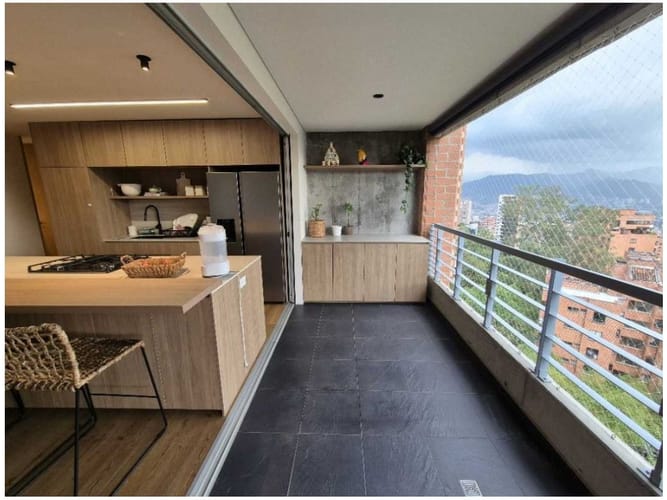 Apartamento de 3 alcobas en venta en Las Lomas, Medellín, 168 m² · foto 10 de 24