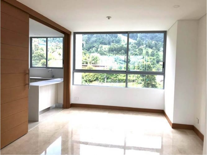 Apartamento de 3 alcobas en venta en Altos Del Poblado, Medellín, 217 m² · foto 3 de 6